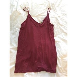 Old Navy maroon tank